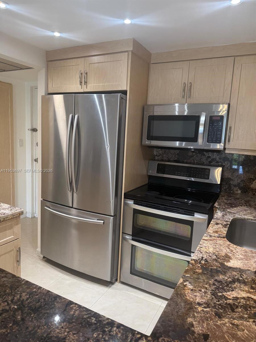 AVILA CONDO - Residential