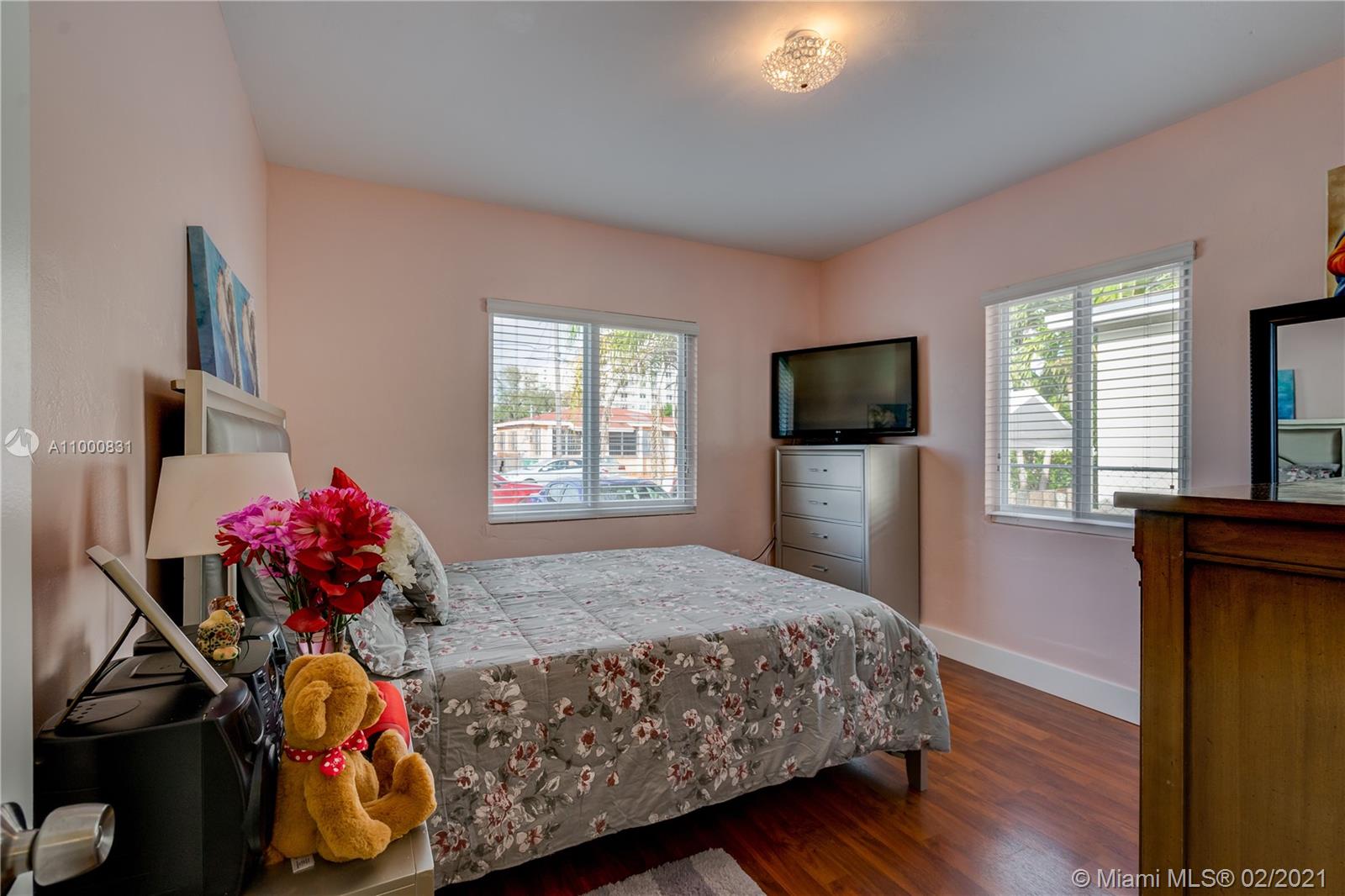 THE PINES - Residential Income