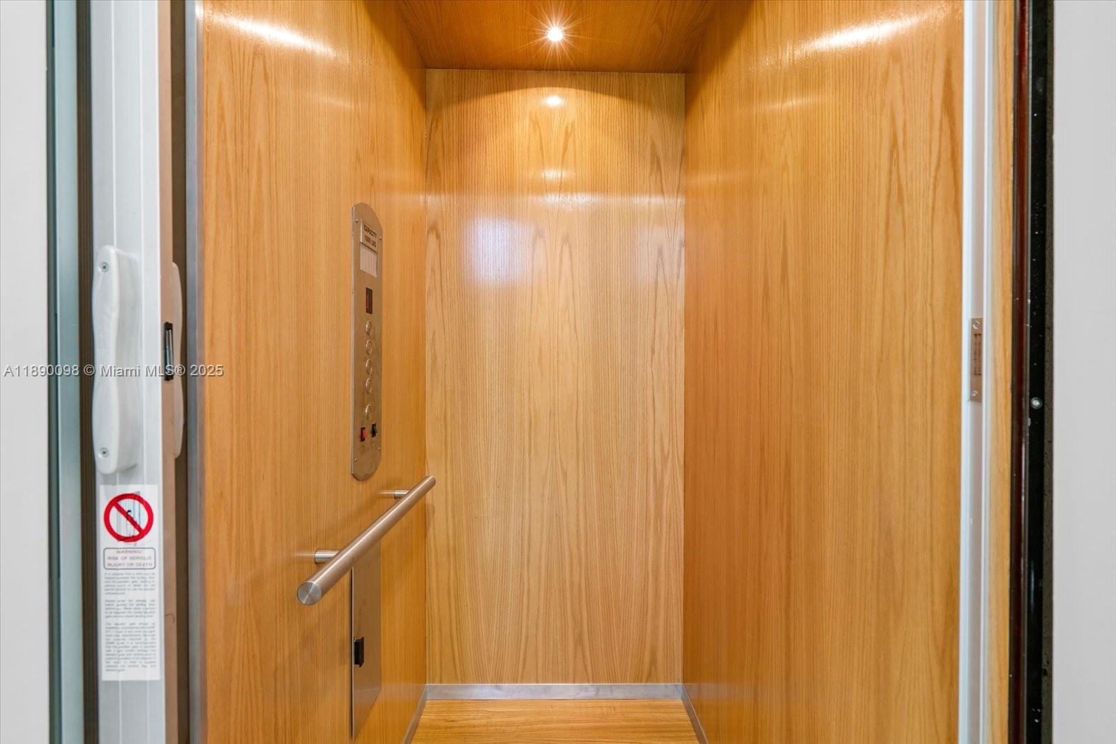 HOLLYWOOD CENTRAL BEACH - Residential