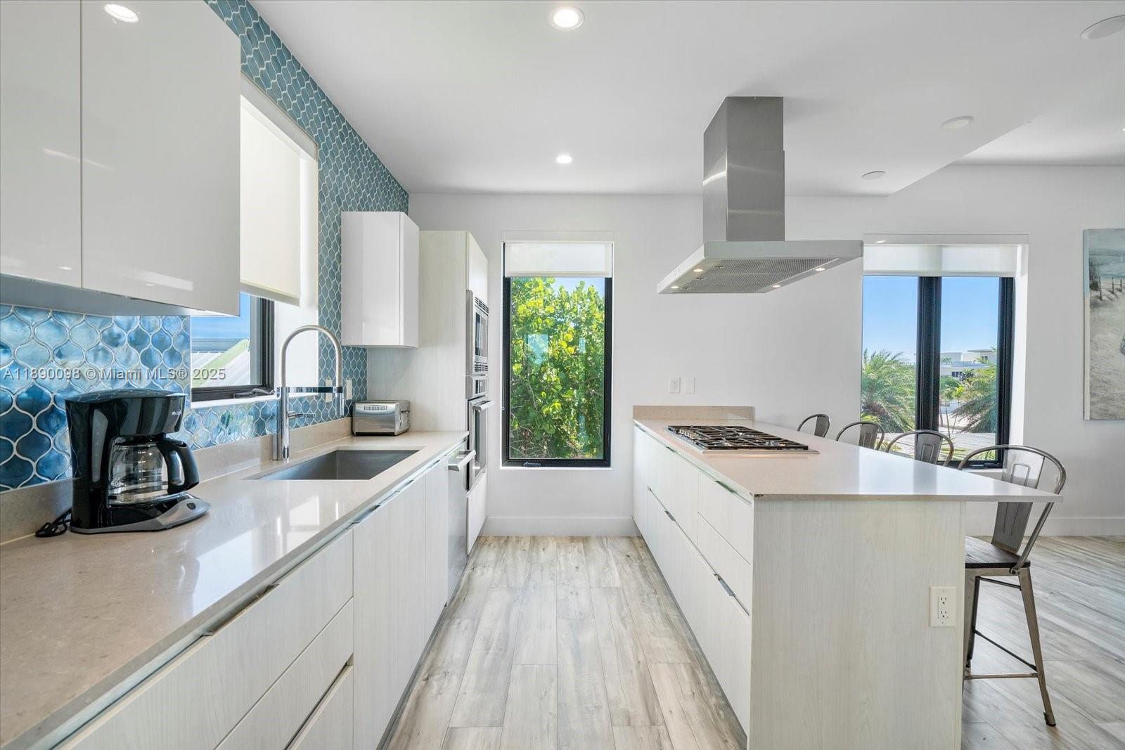 HOLLYWOOD CENTRAL BEACH - Residential