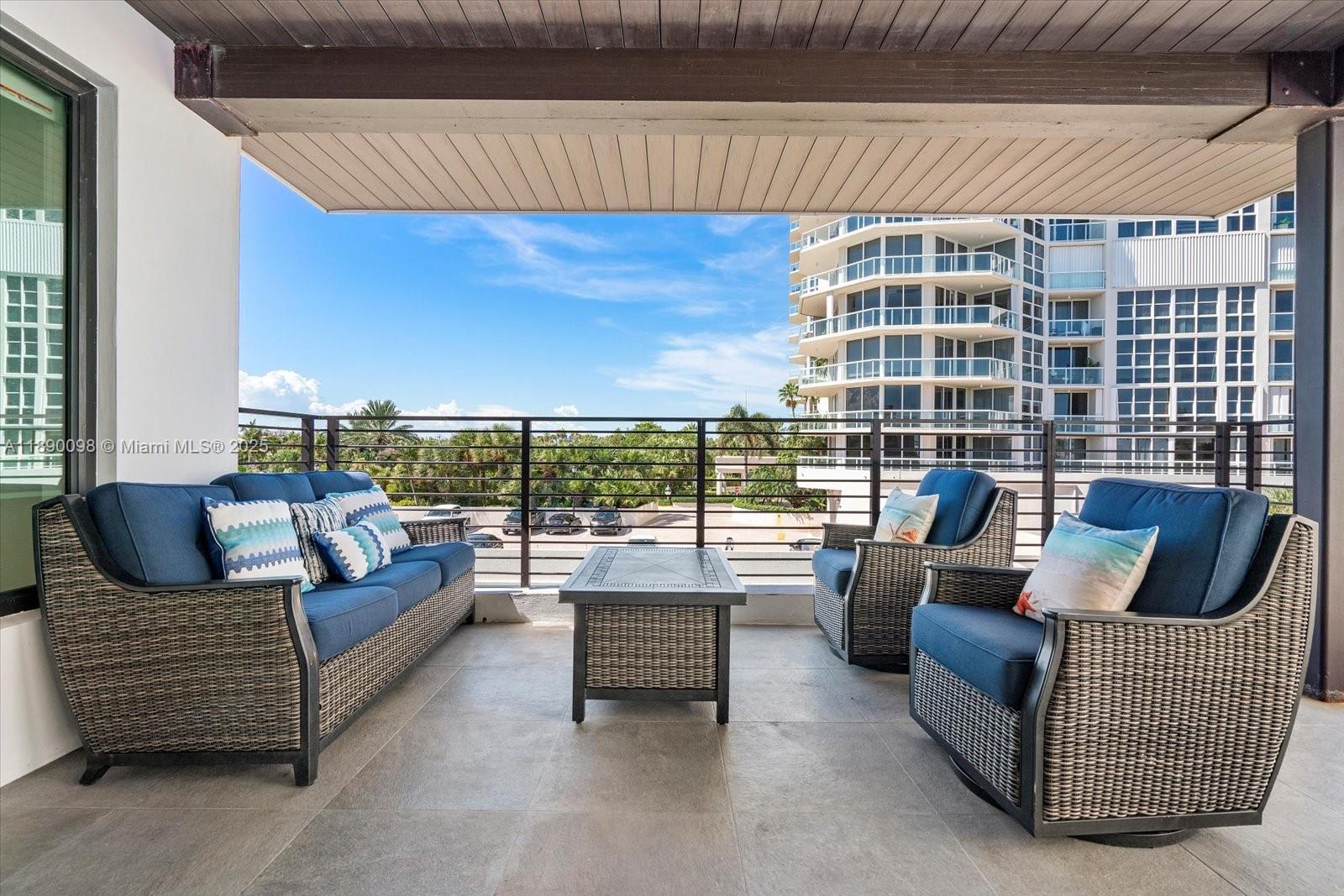 HOLLYWOOD CENTRAL BEACH - Residential