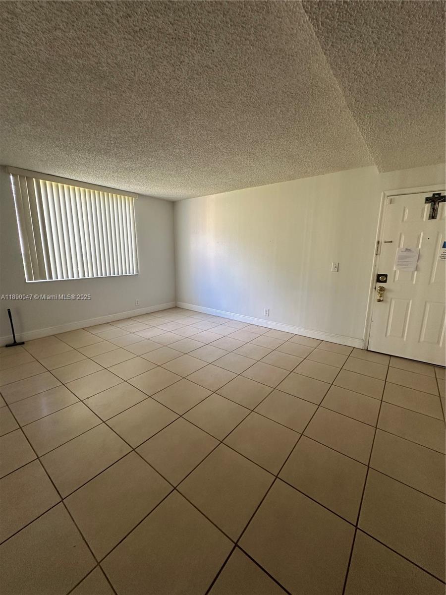 WINDWARD LAKES CONDO - Residential Lease