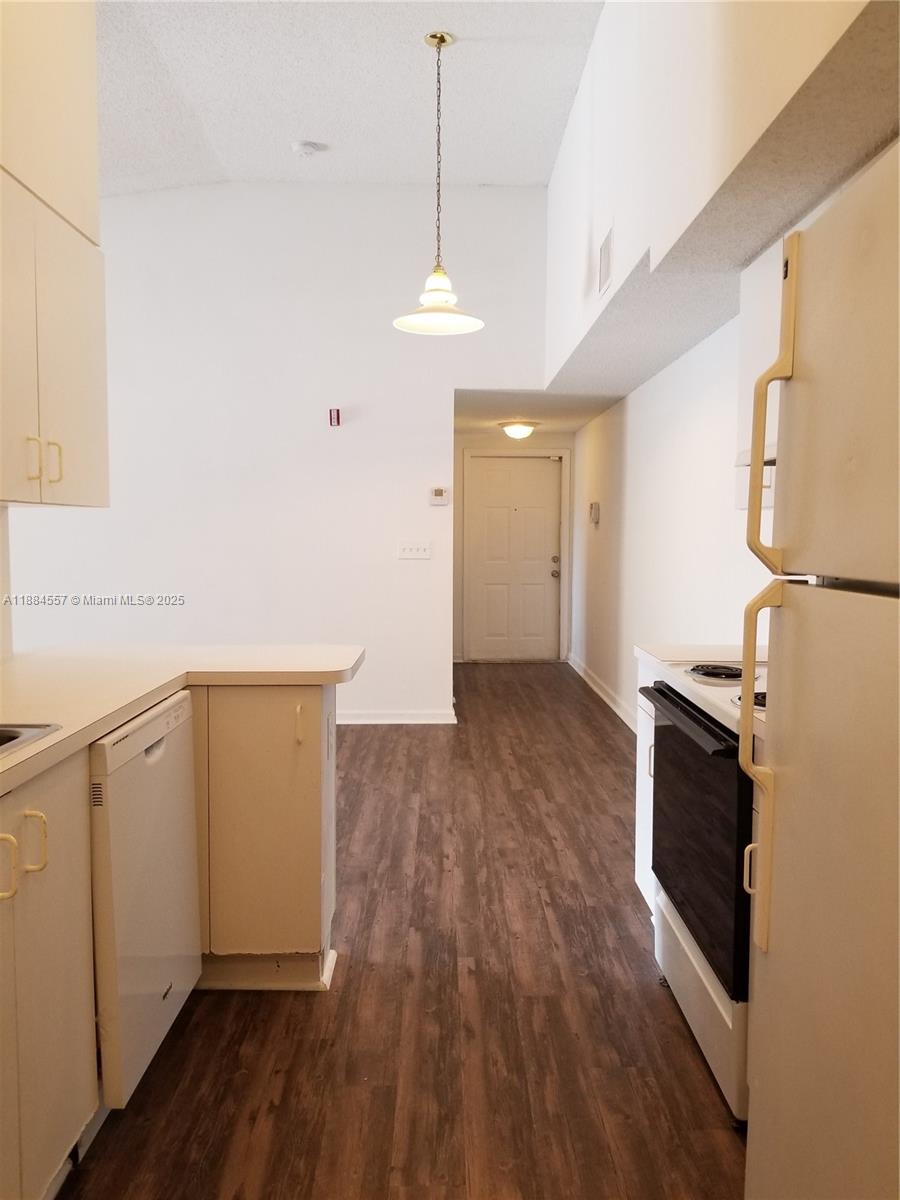 SERENITY PALMS CONDO - Residential Lease
