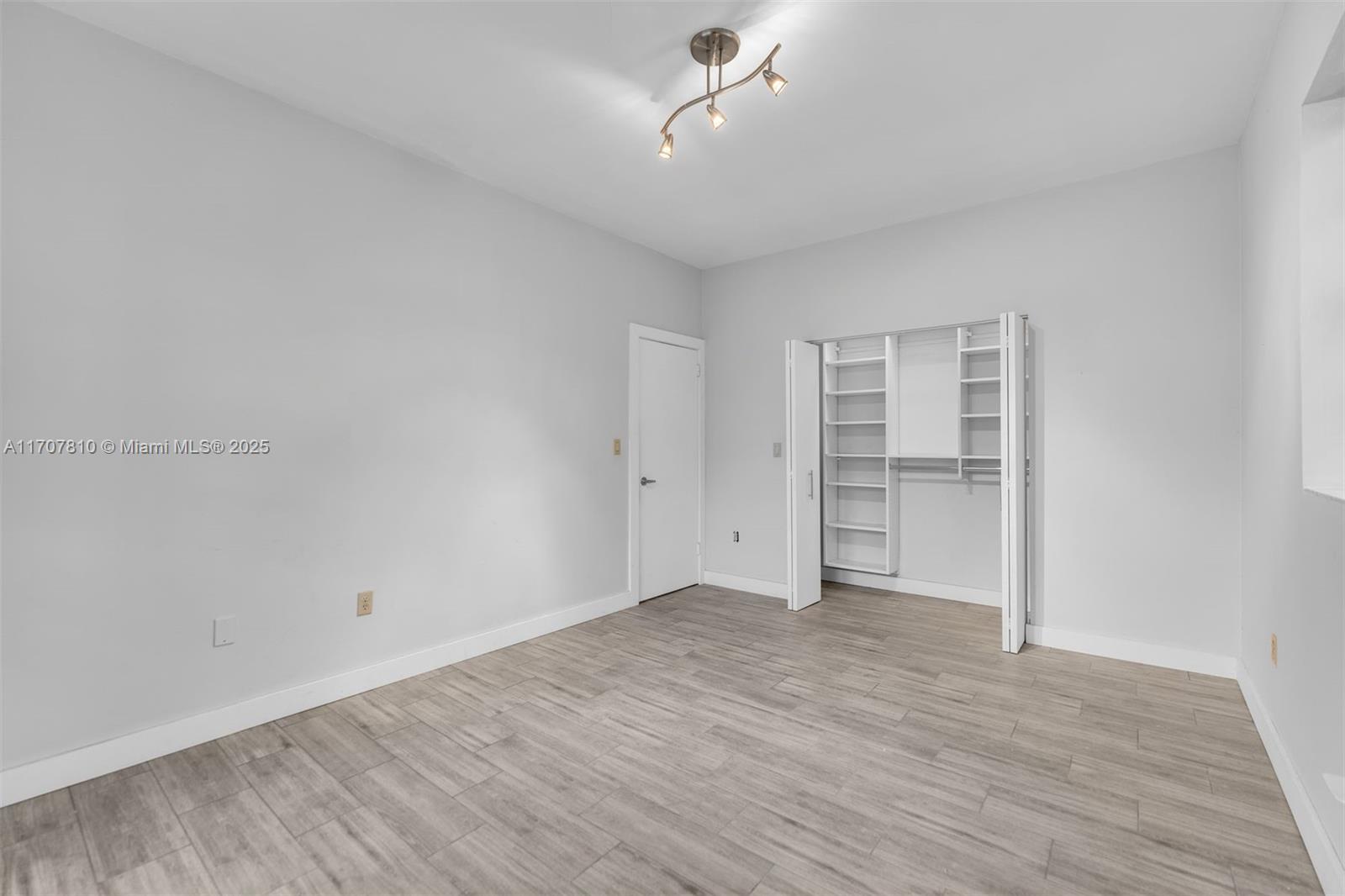 THE ZEN CONDO - Residential Income