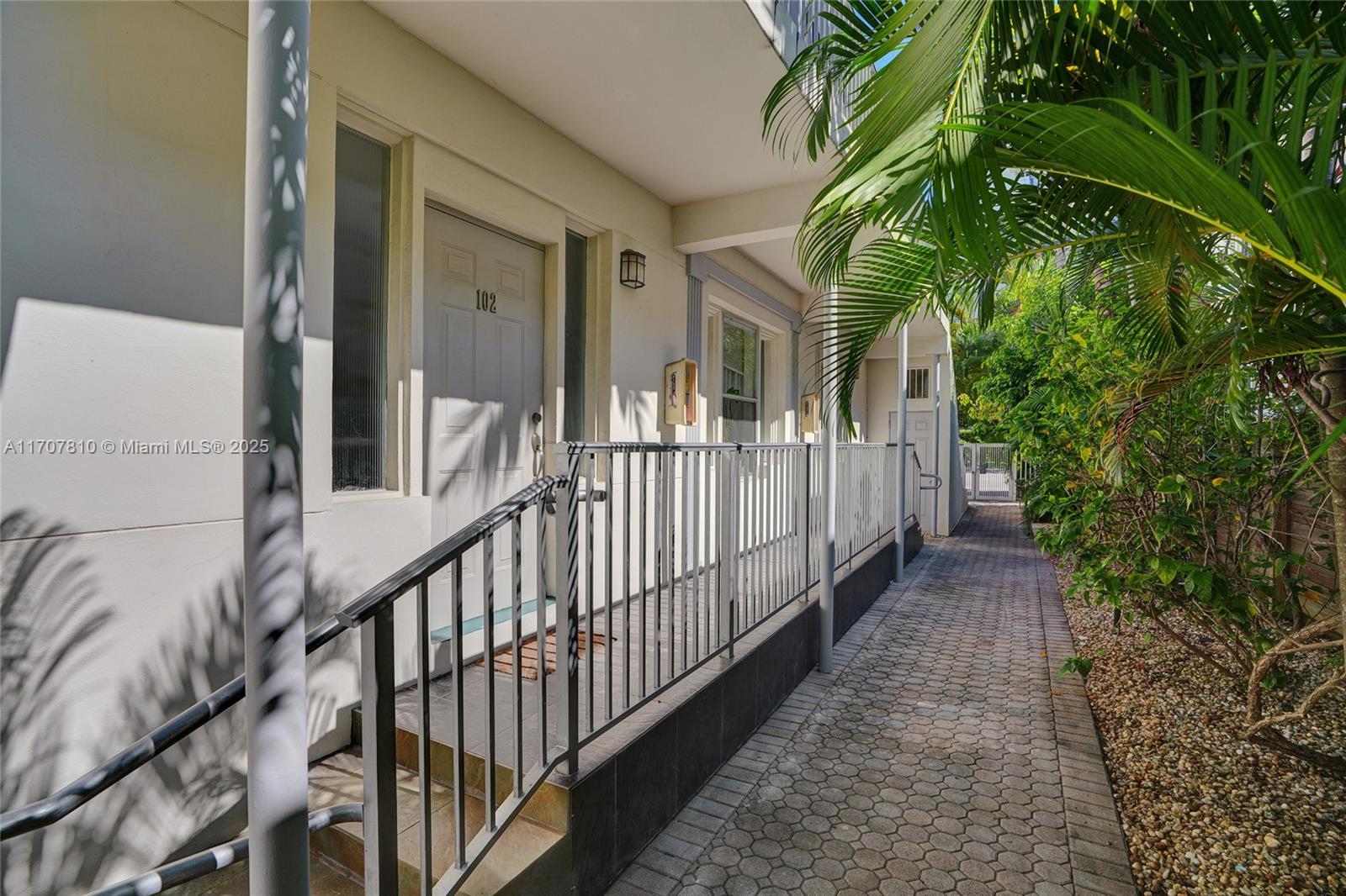 THE ZEN CONDO - Residential Income