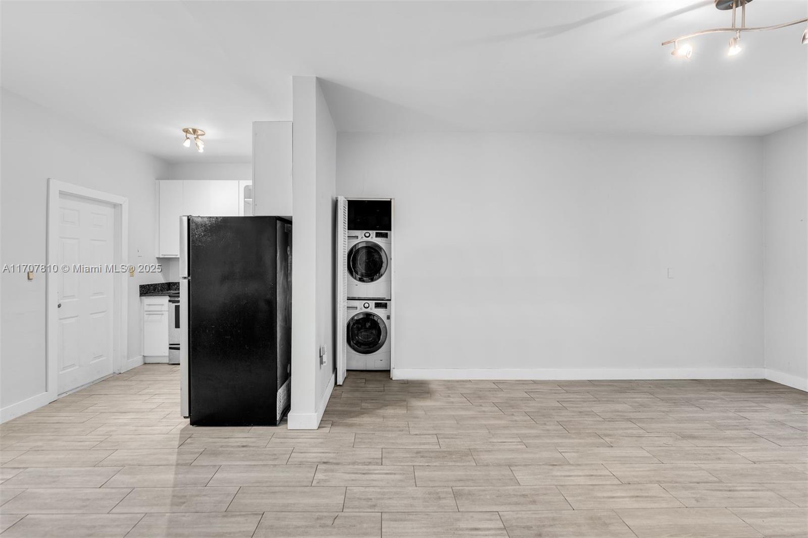 THE ZEN CONDO - Residential Income