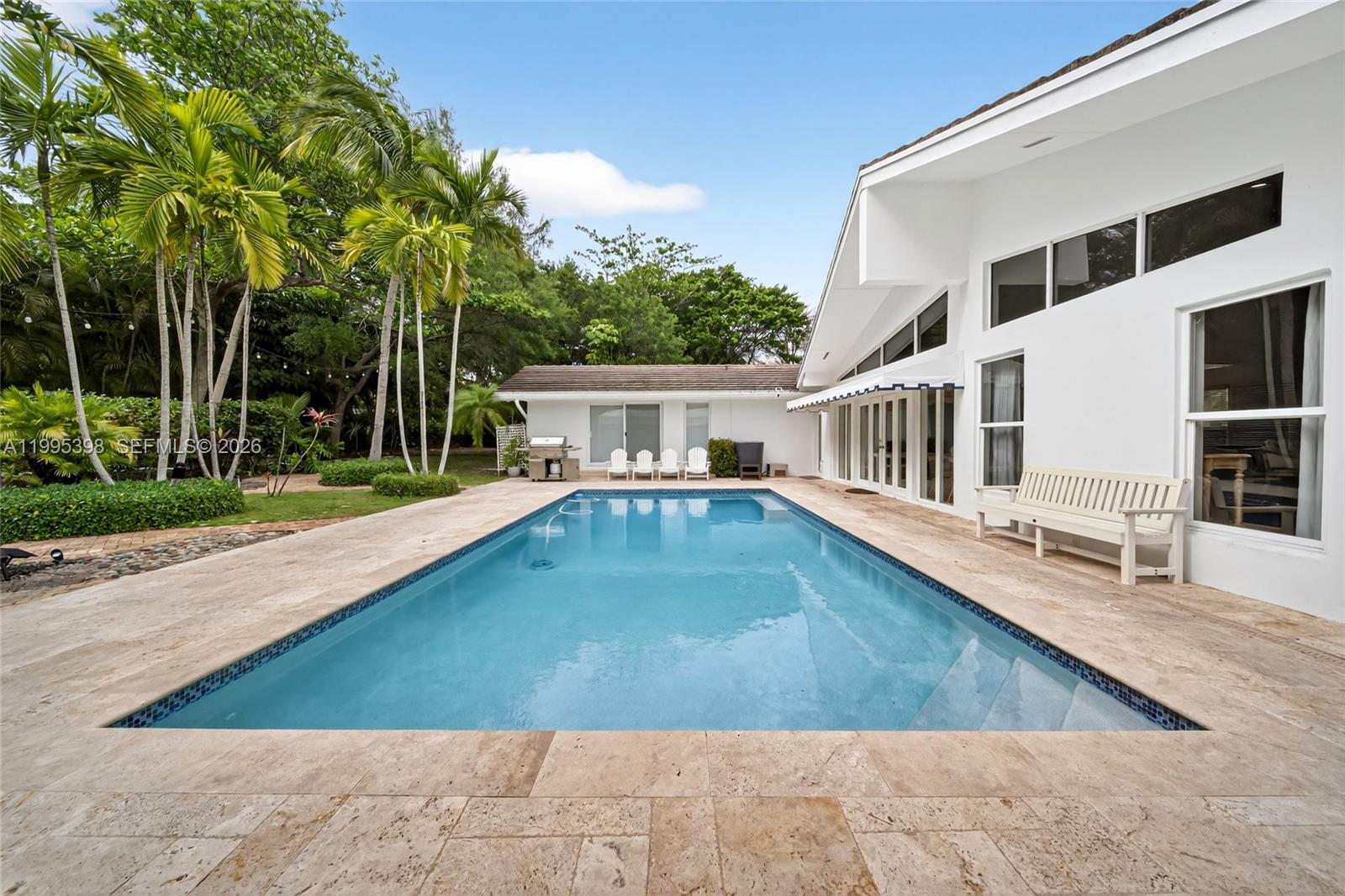 TOWN & RANCH ESTS - Residential