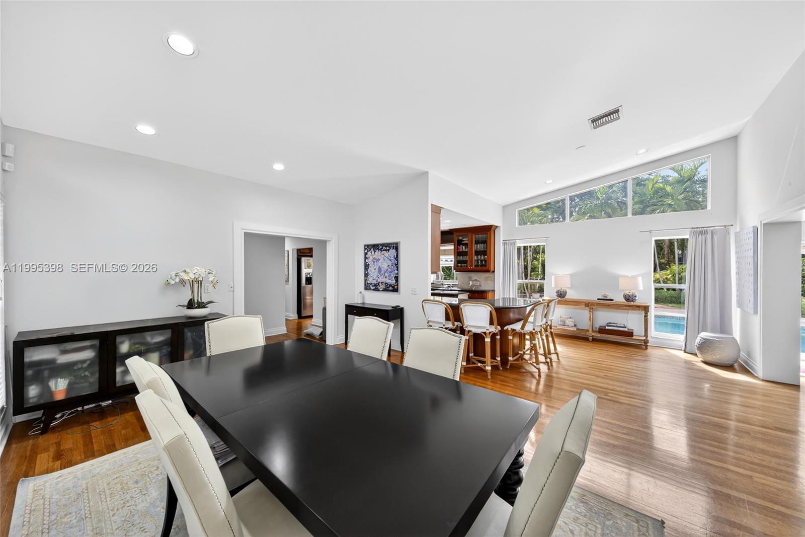 TOWN & RANCH ESTS - Residential