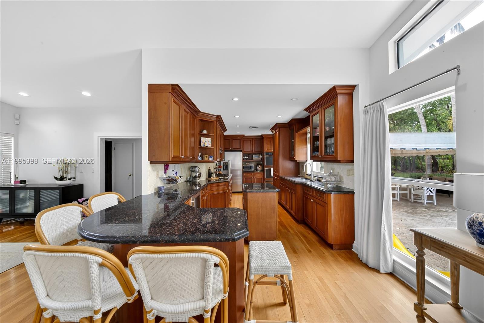 TOWN & RANCH ESTS - Residential