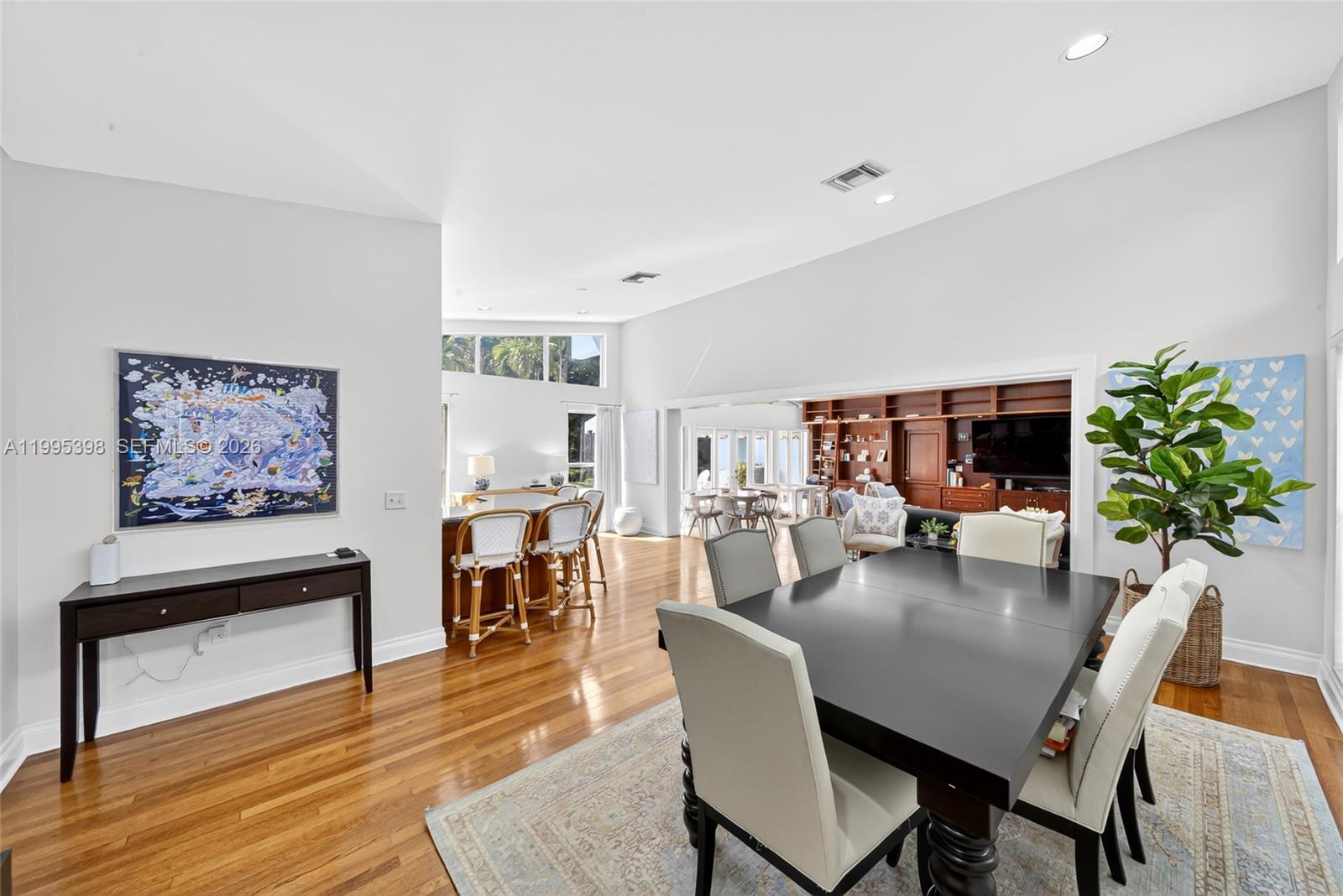 TOWN & RANCH ESTS - Residential