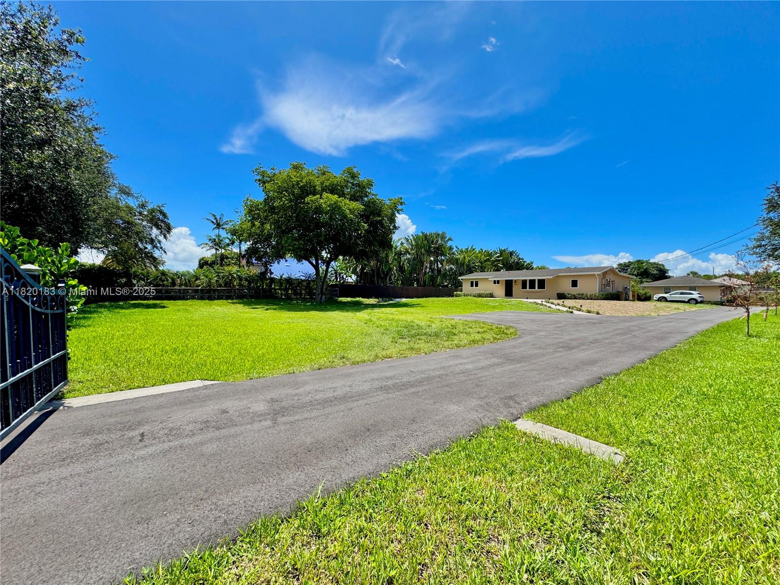 14450 SW 24th St 1