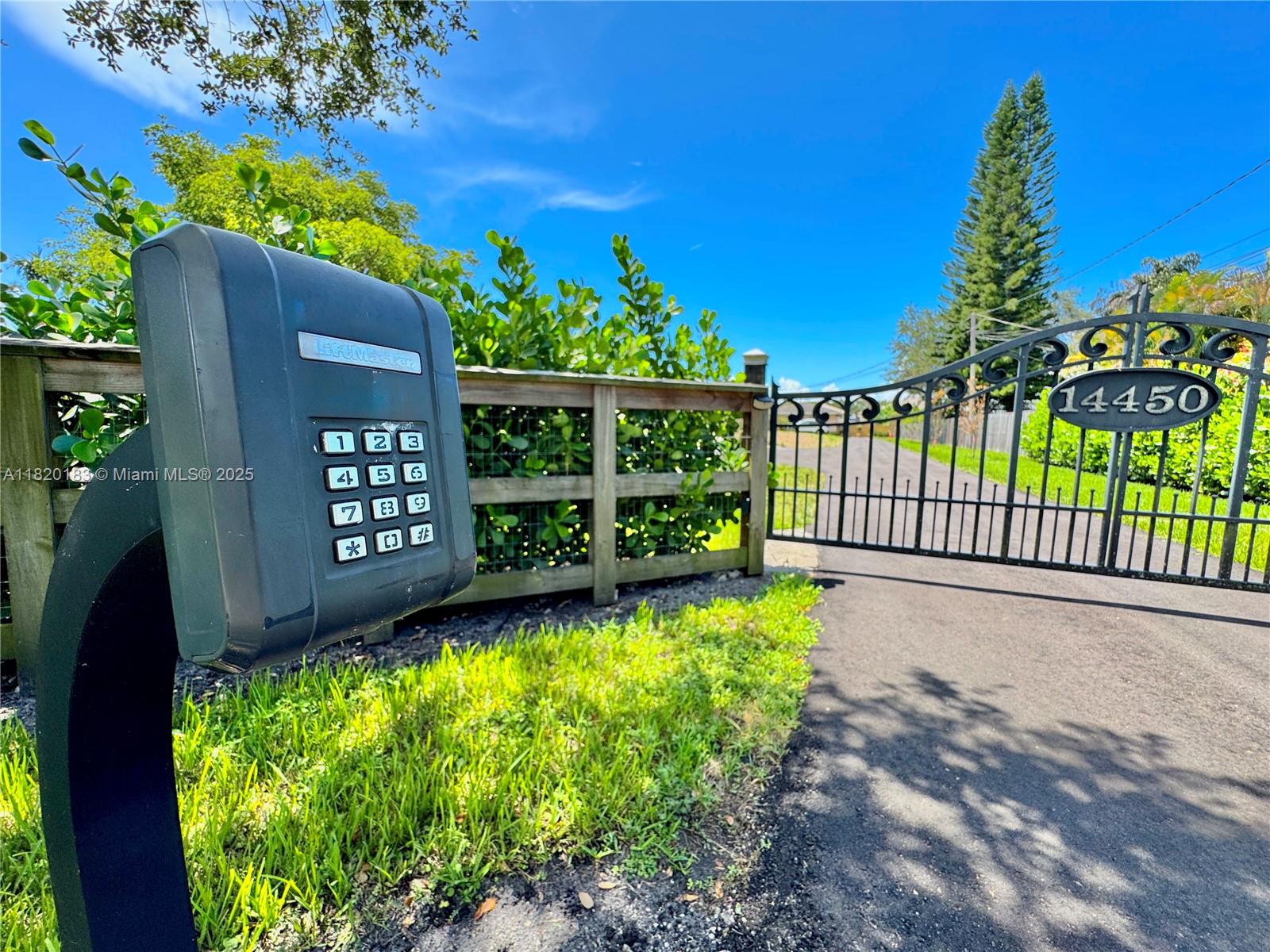 14450 SW 24th St 1