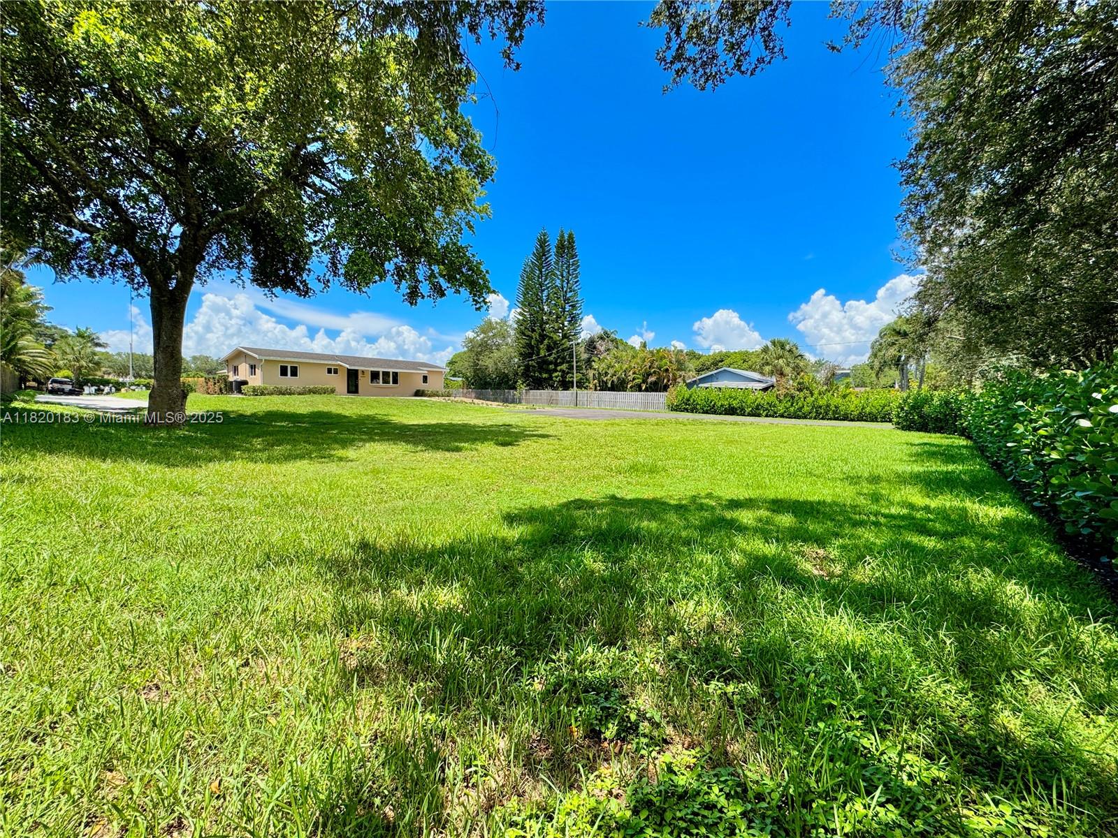14450 SW 24th St 1