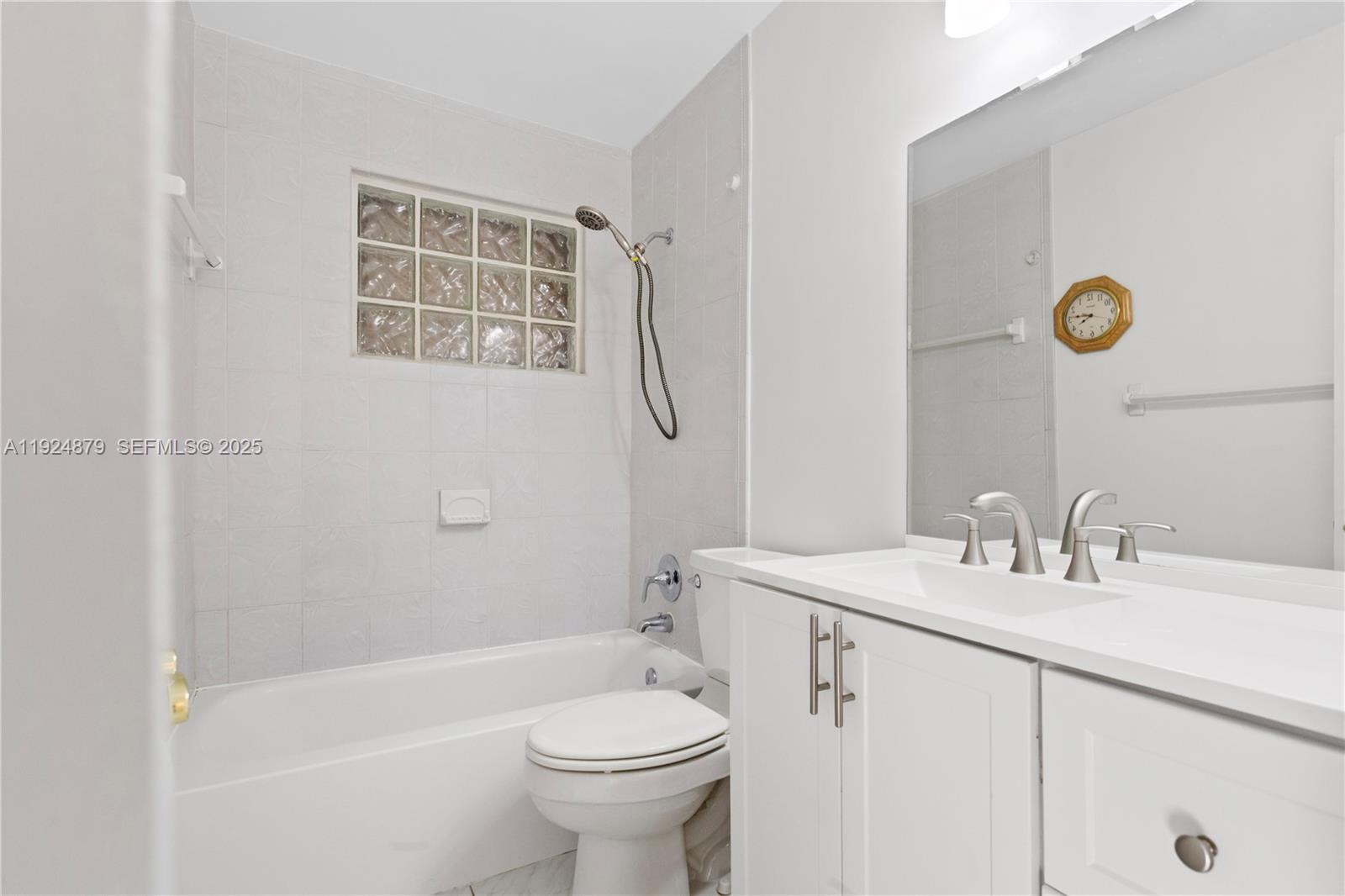 TWIN LAKES HOMES SEC 4 - Residential