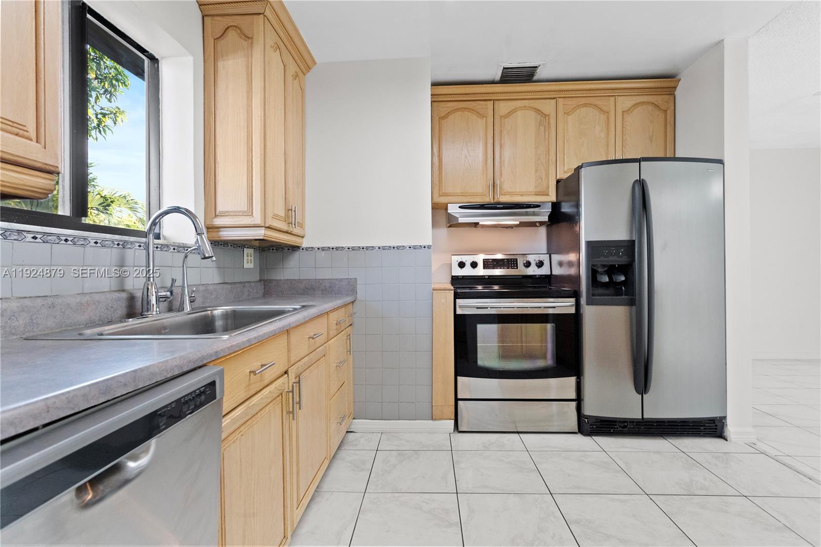 TWIN LAKES HOMES SEC 4 - Residential