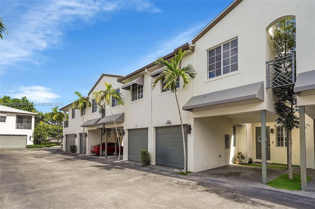 Photo of 140 SE 7th Way, Pompano Beach, FL 33060 (MLS # A11910890)