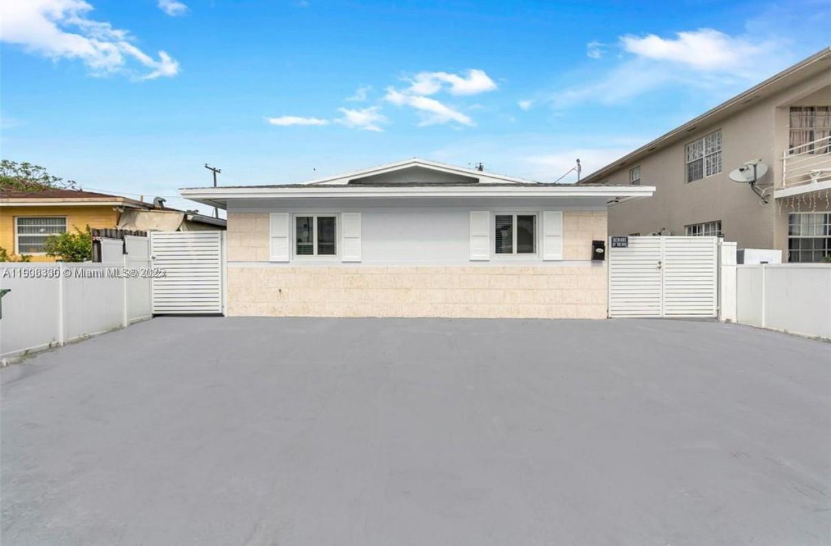 HIALEAH 9TH ADDN - Residential Income