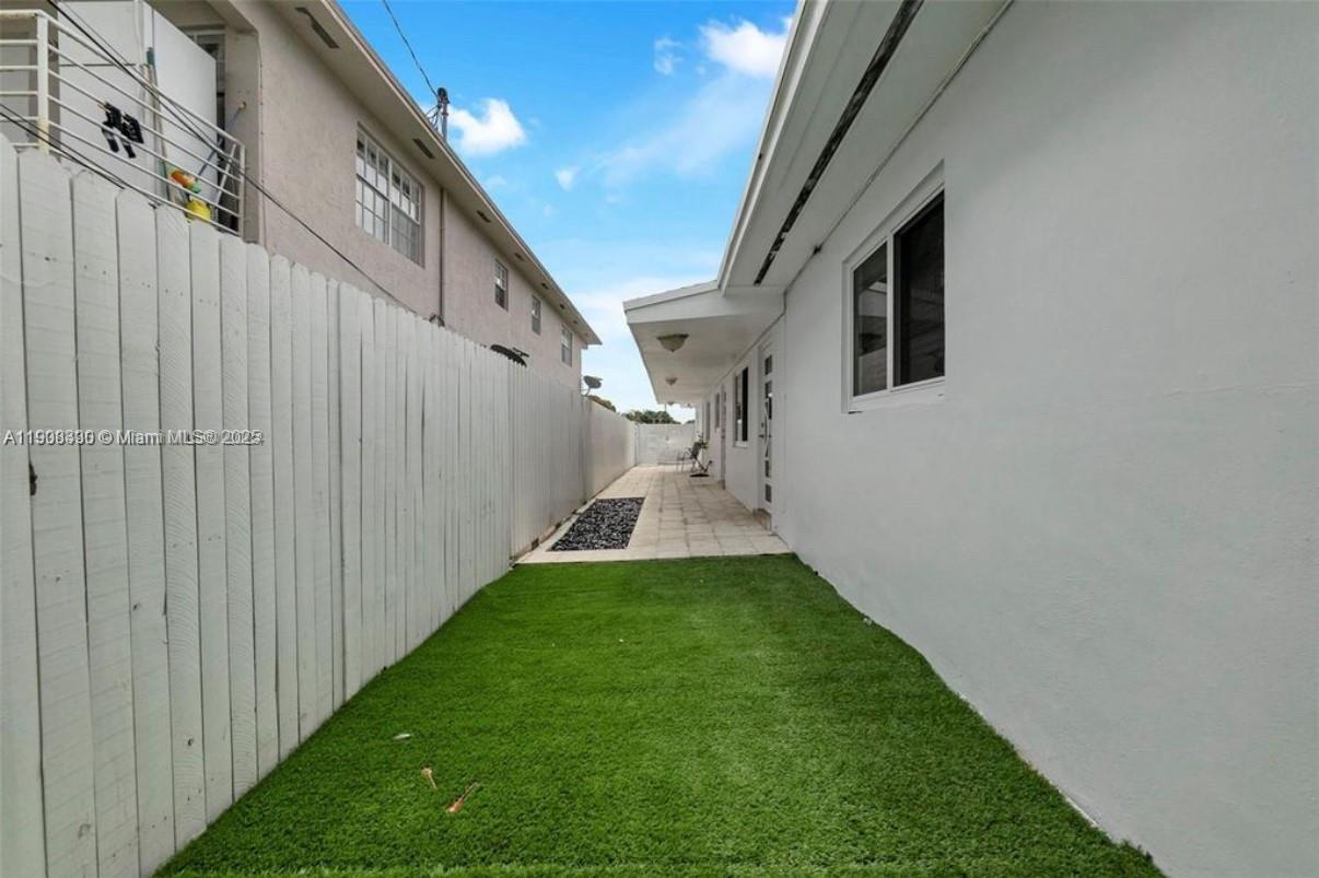 HIALEAH 9TH ADDN - Residential Income