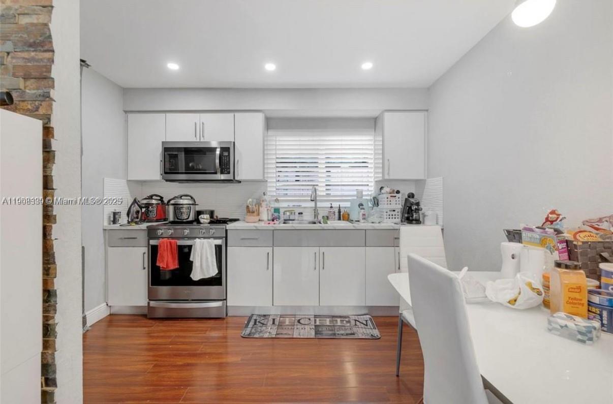 HIALEAH 9TH ADDN - Residential Income