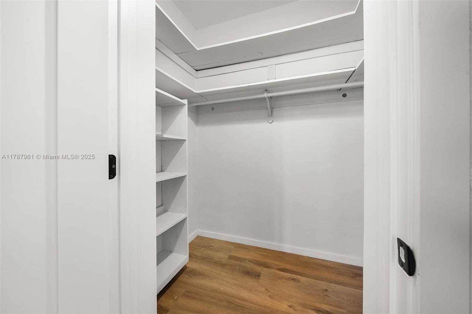 BIRDS SUB - Residential Lease