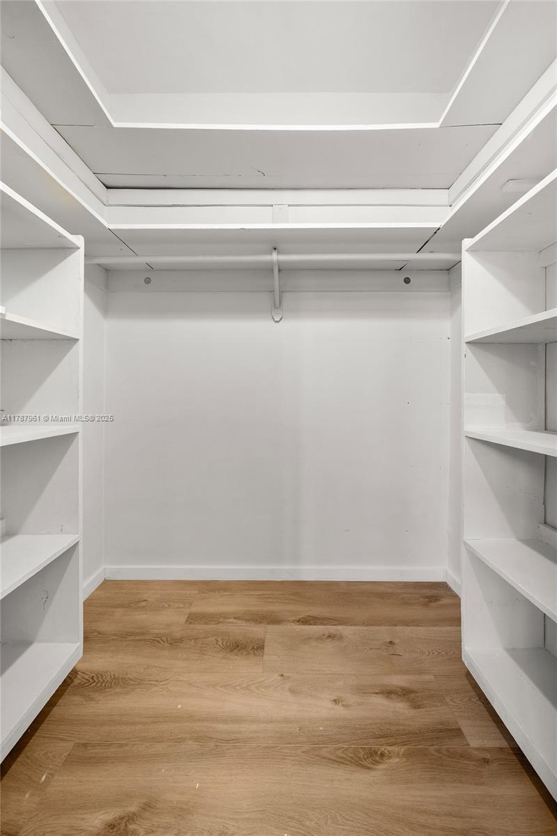 BIRDS SUB - Residential Lease