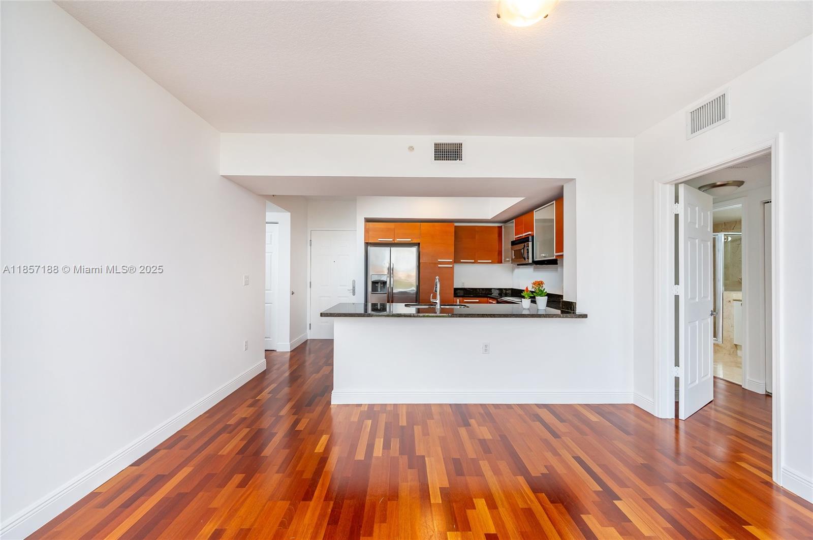 THE MINORCA CONDO - Residential