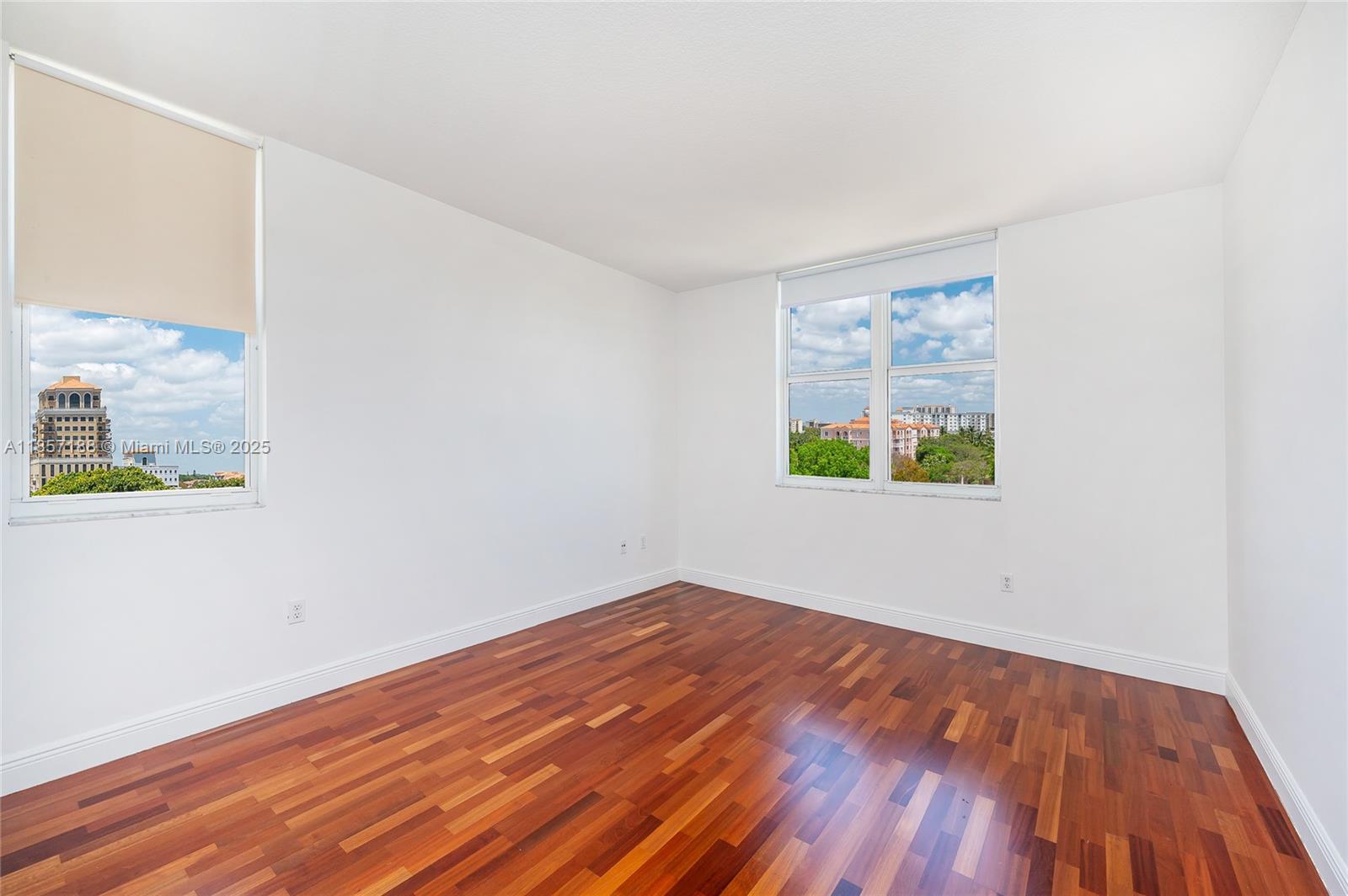 THE MINORCA CONDO - Residential