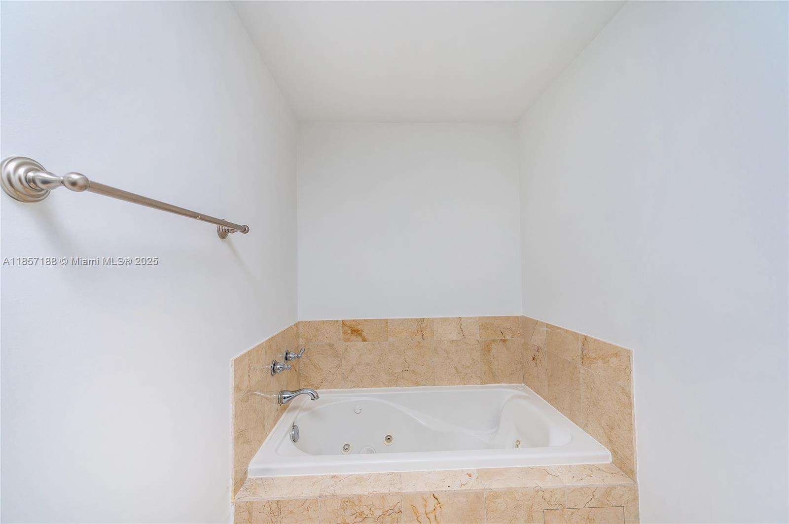 THE MINORCA CONDO - Residential