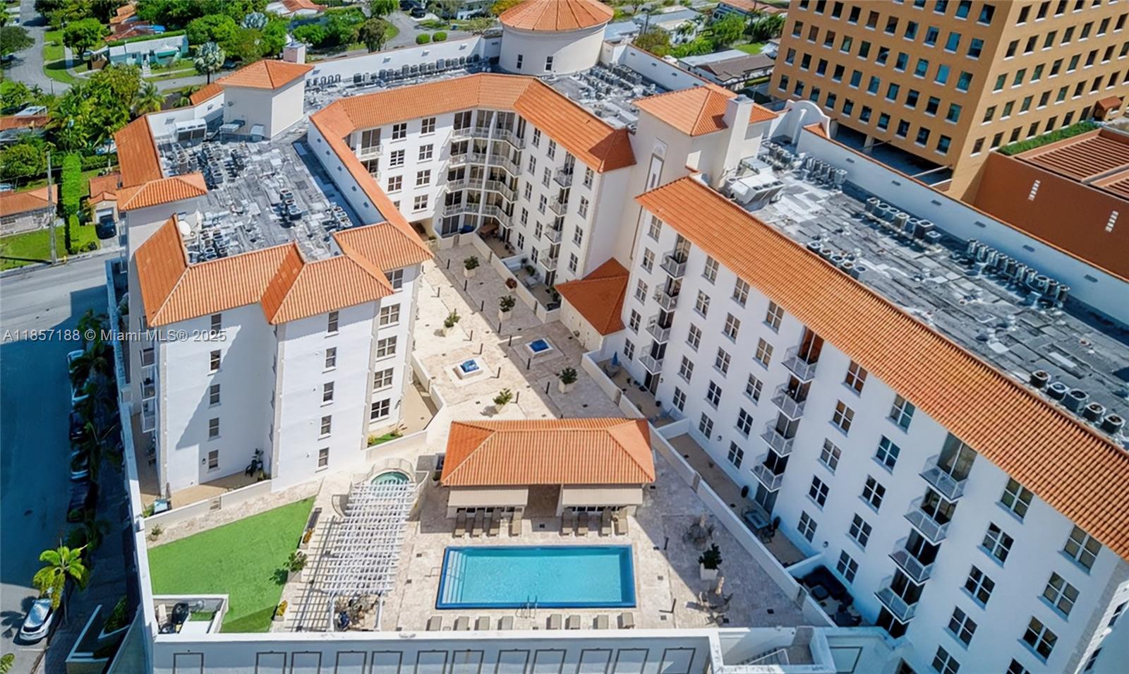 THE MINORCA CONDO - Residential