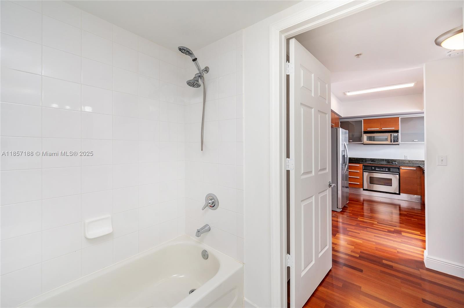 THE MINORCA CONDO - Residential