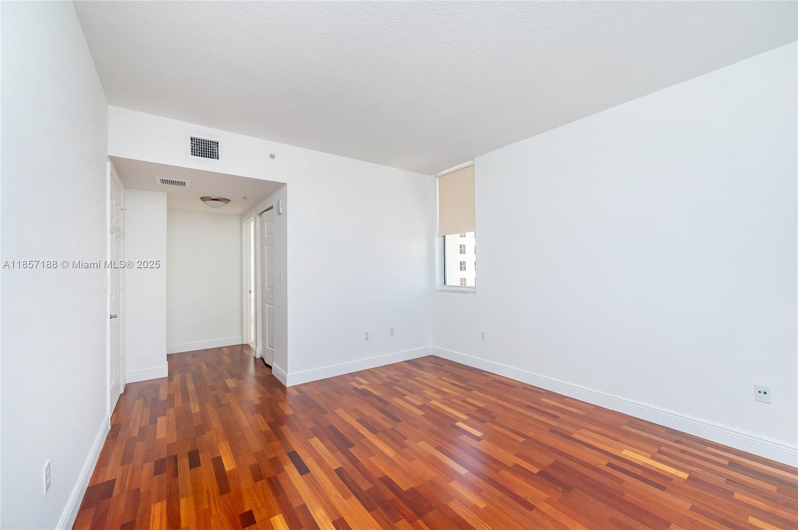 THE MINORCA CONDO - Residential