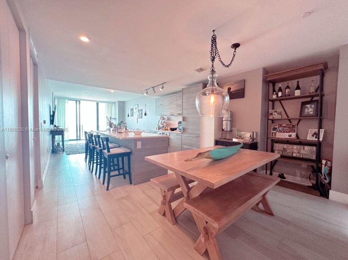 650 NE 32nd ST 4003