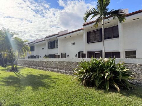 1990 Brickell Ave O Miami FL 33129