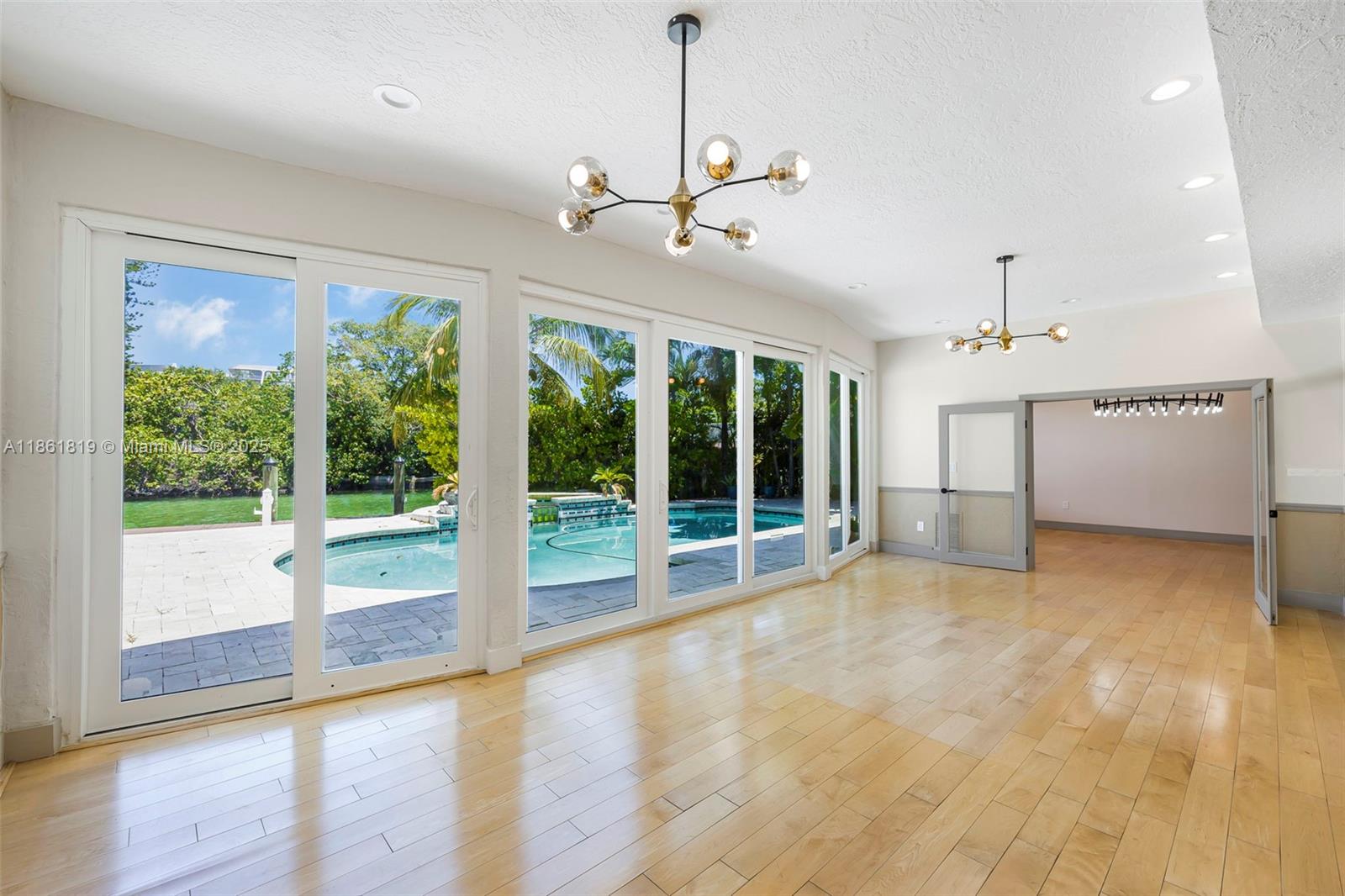 AMD PLAT OF SUNSET LAKE S - Residential Lease