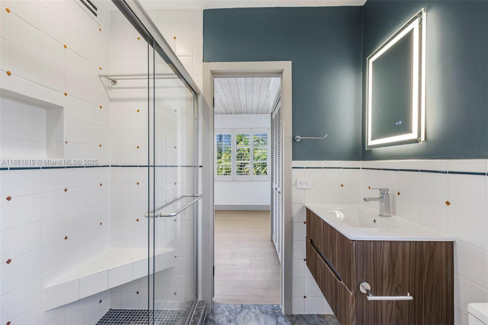 AMD PLAT OF SUNSET LAKE S - Residential Lease