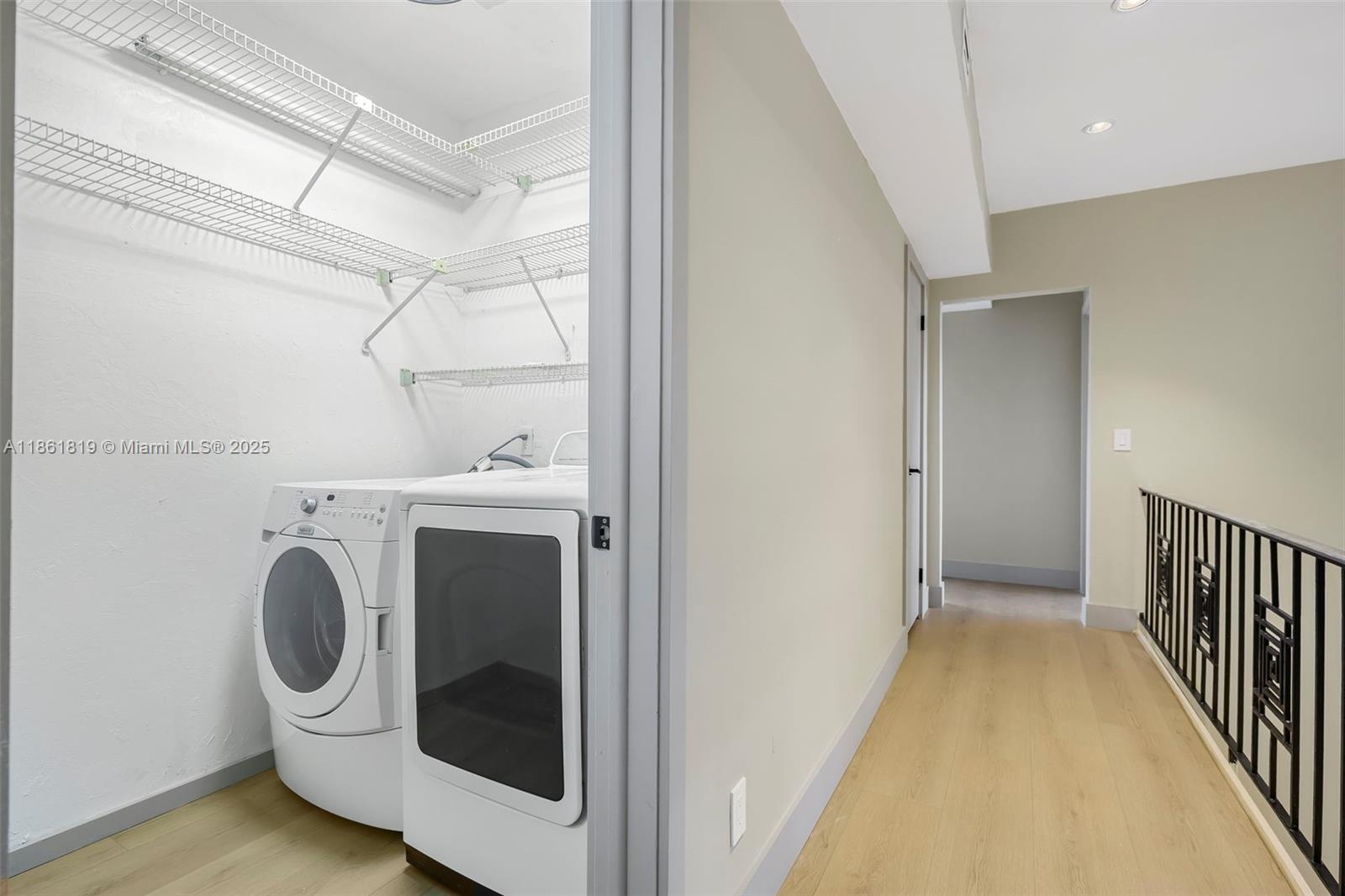 AMD PLAT OF SUNSET LAKE S - Residential Lease