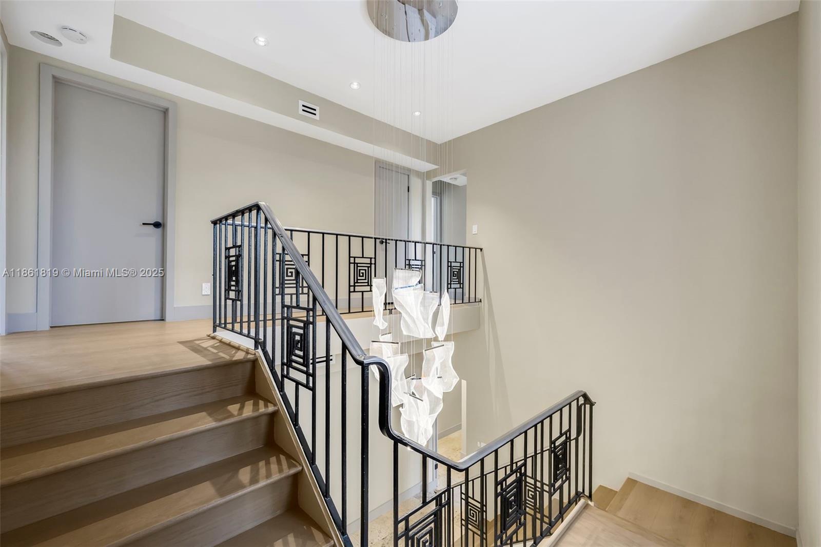 AMD PLAT OF SUNSET LAKE S - Residential Lease