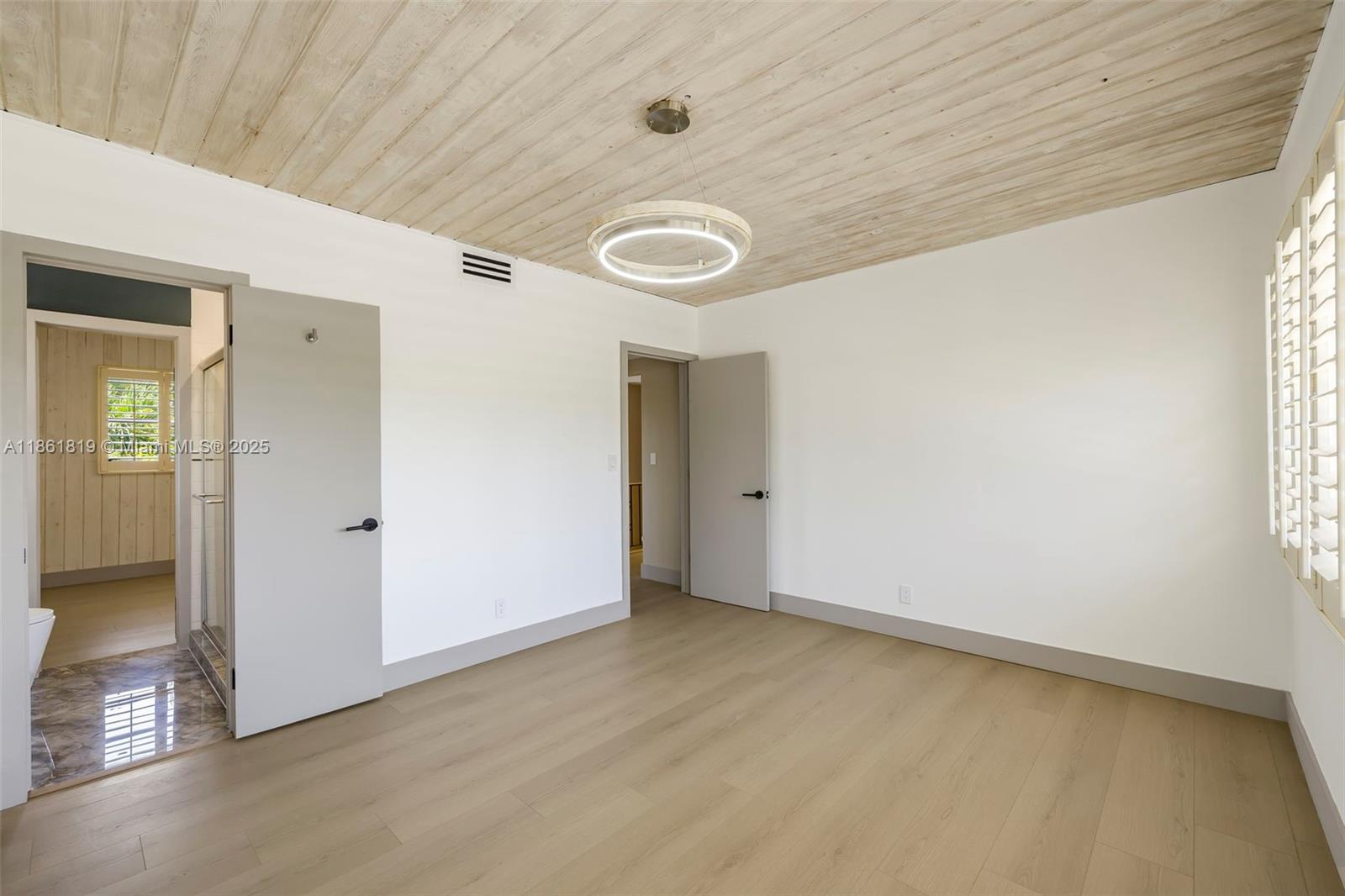 AMD PLAT OF SUNSET LAKE S - Residential Lease