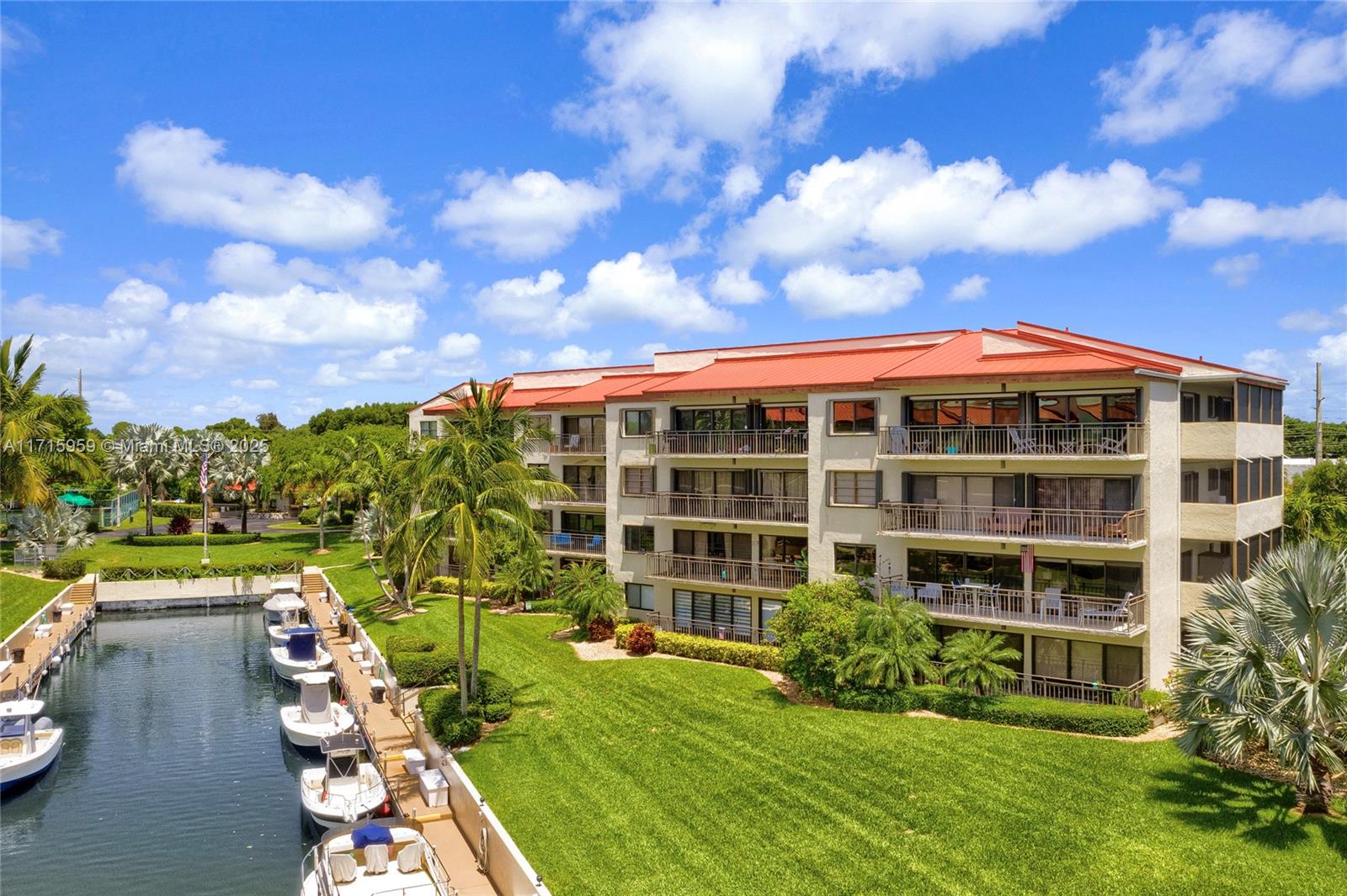 104500 Overseas Hwy B202