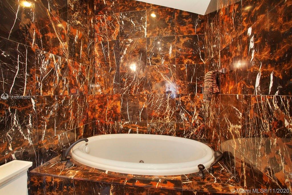 GOLDEN BEACH SEC C - Residential