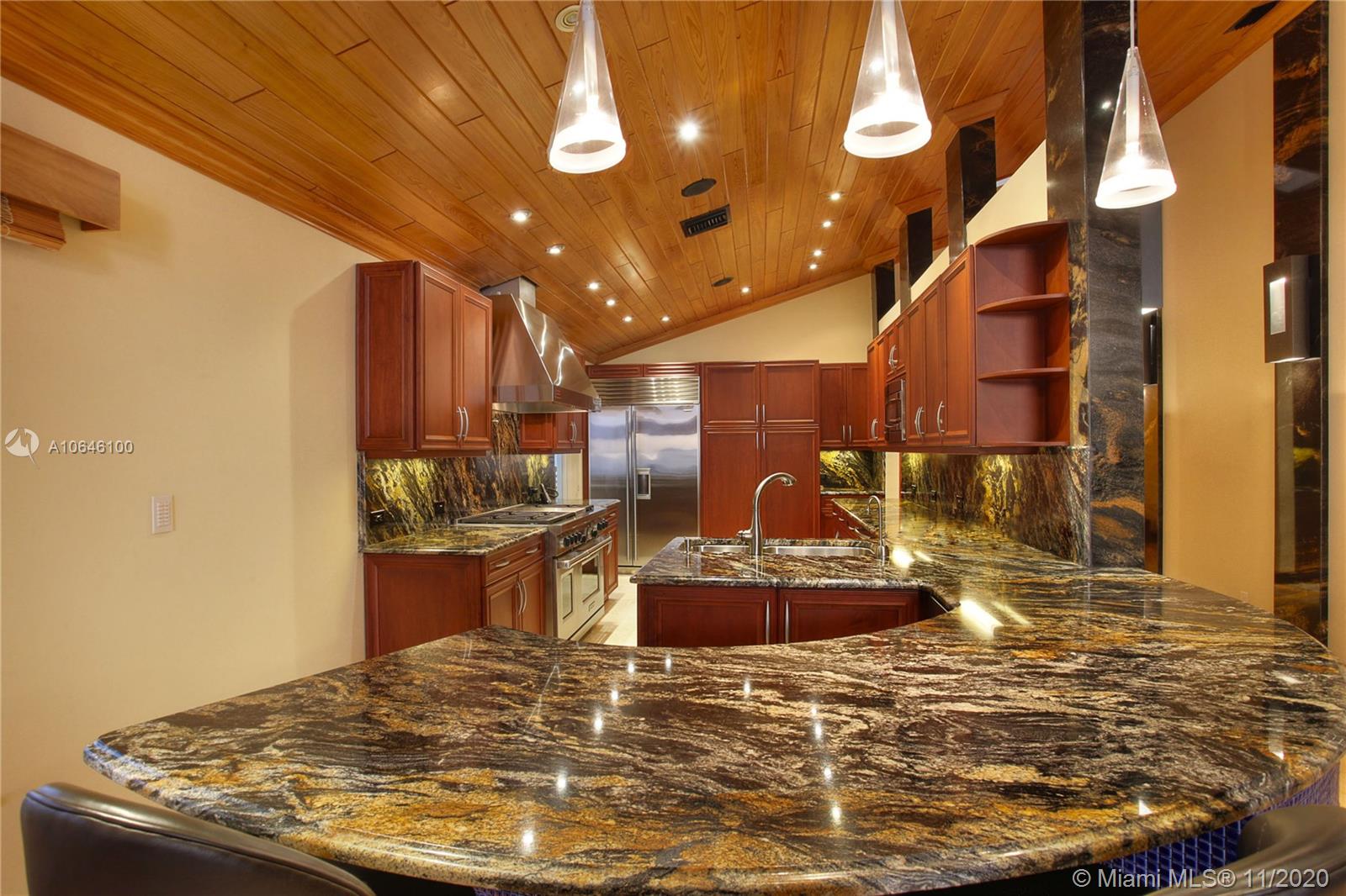 GOLDEN BEACH SEC C - Residential