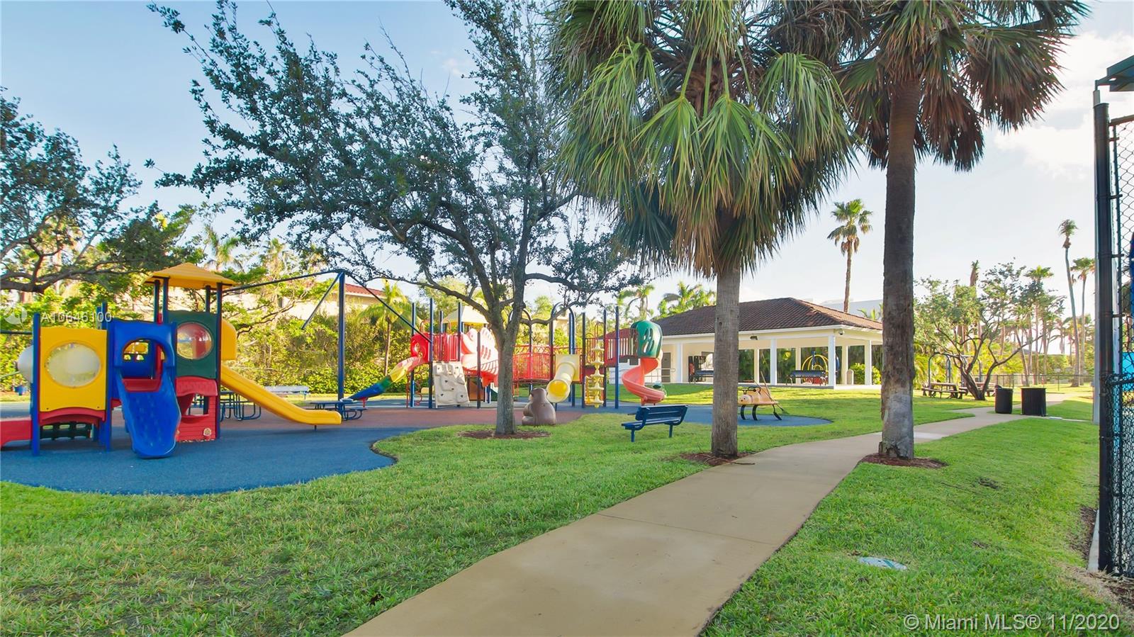 GOLDEN BEACH SEC C - Residential