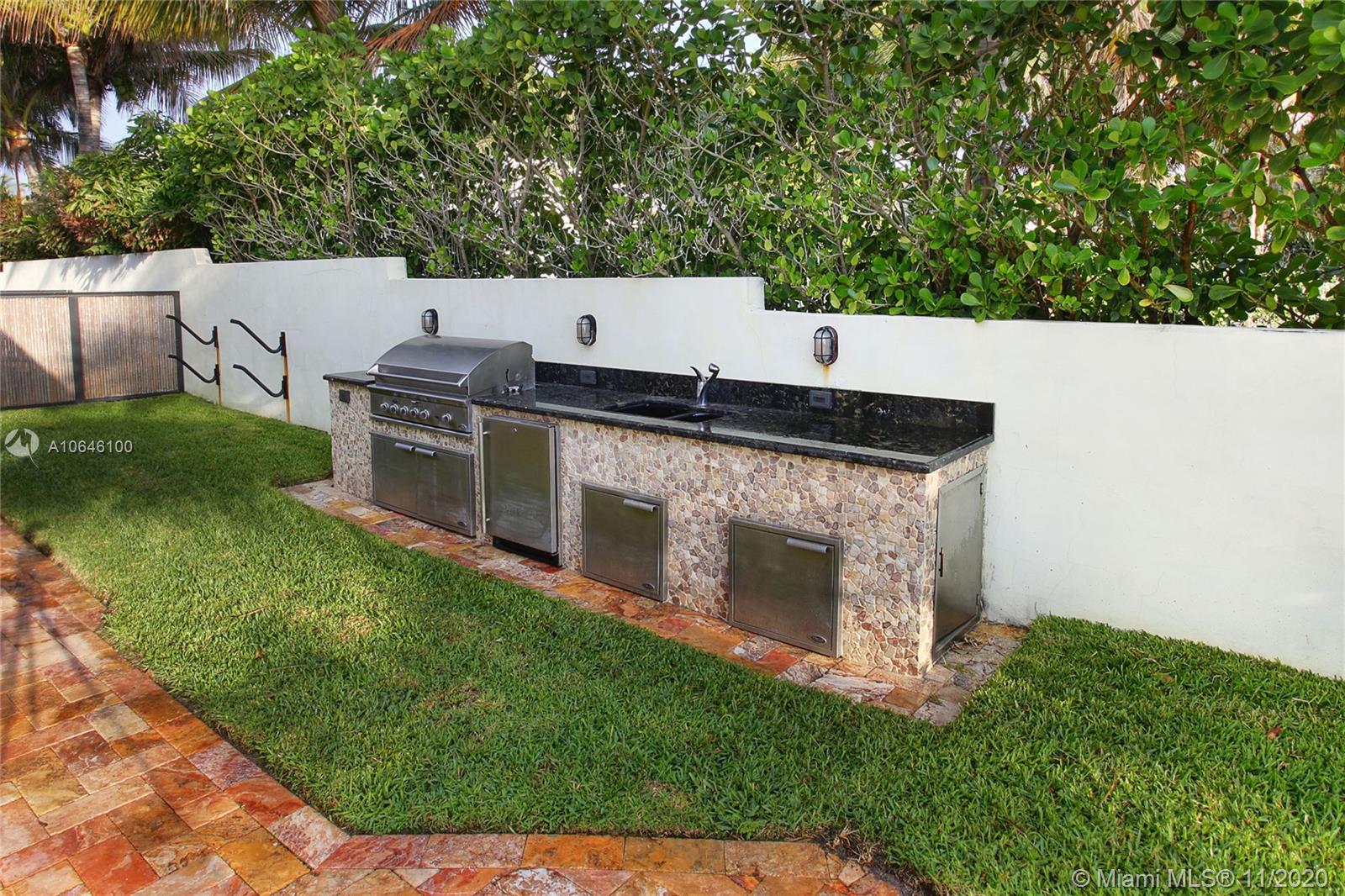 GOLDEN BEACH SEC C - Residential