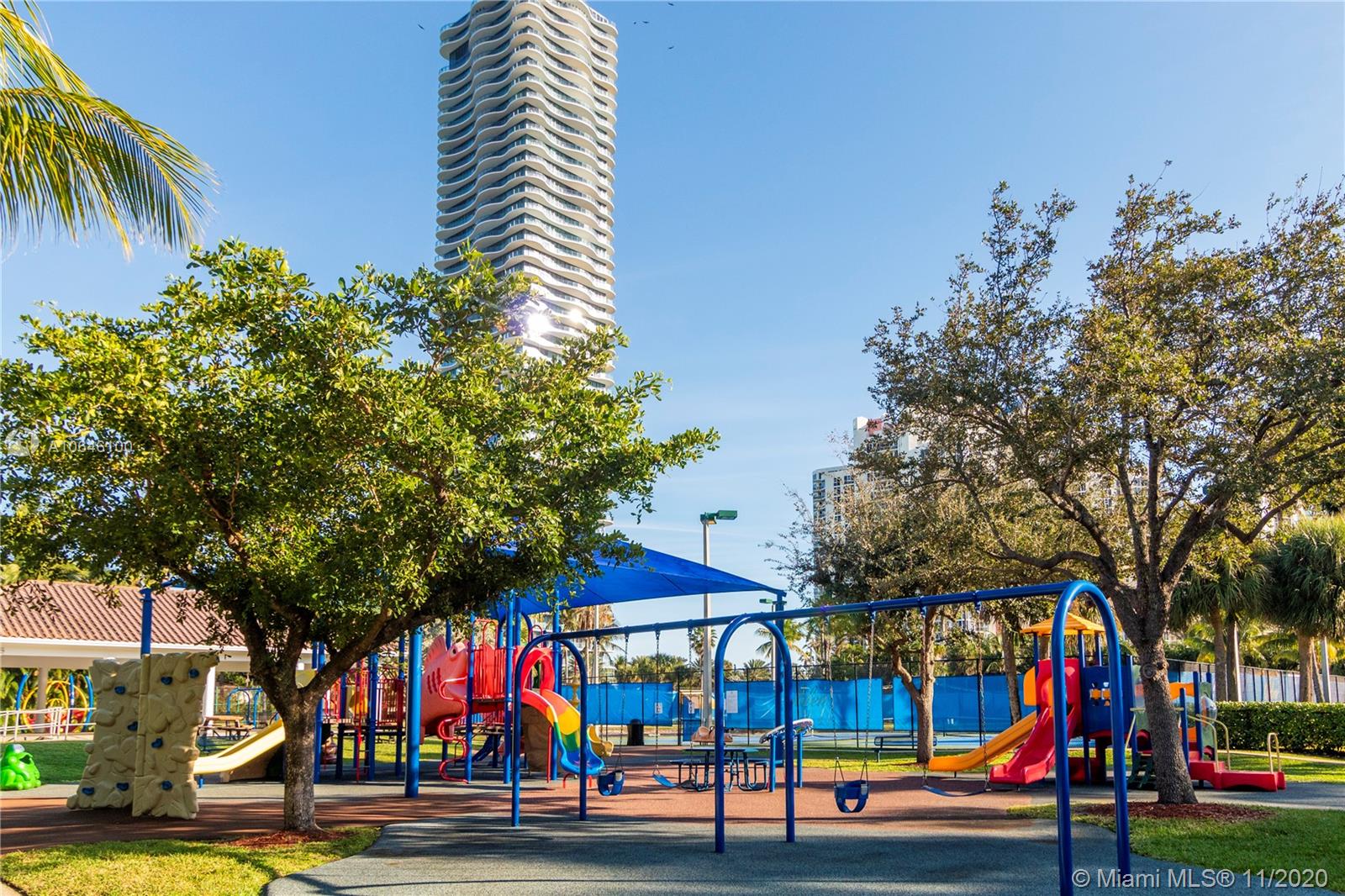 GOLDEN BEACH SEC C - Residential