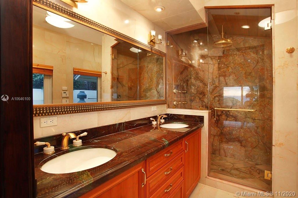 GOLDEN BEACH SEC C - Residential