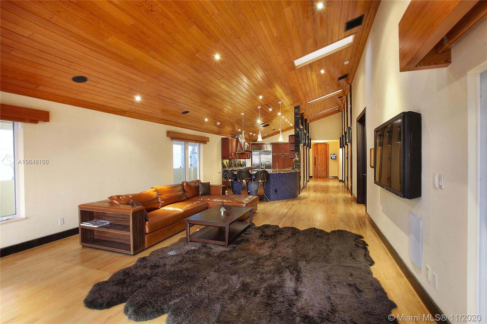 GOLDEN BEACH SEC C - Residential