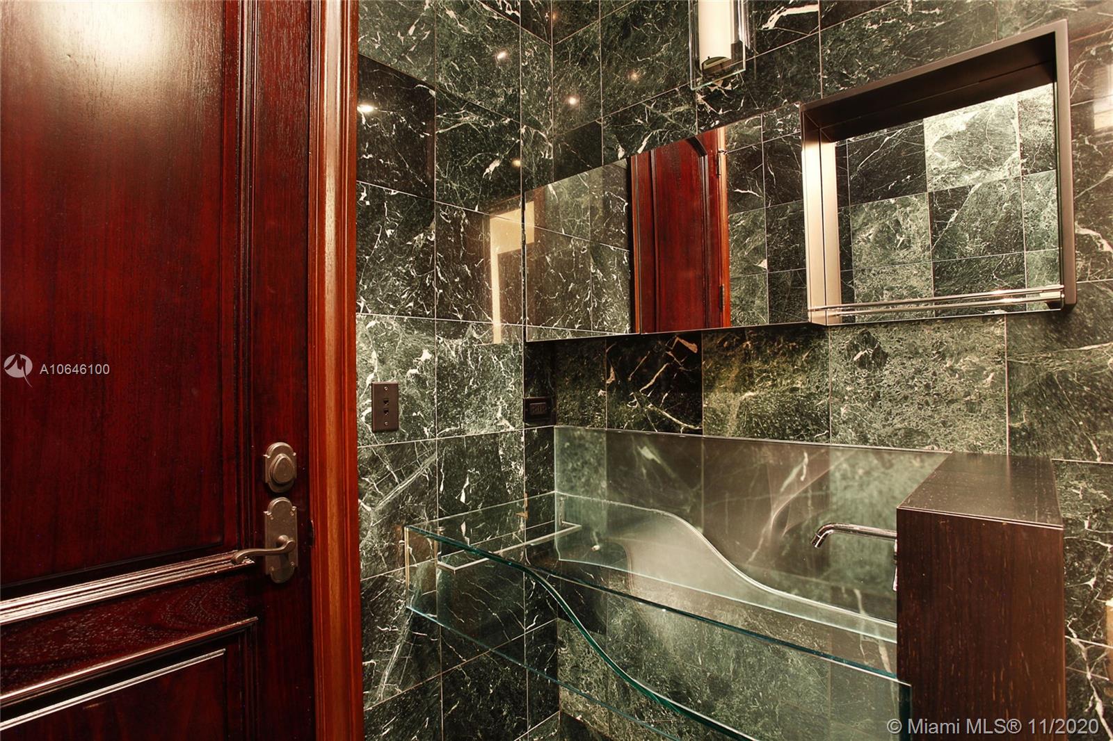 GOLDEN BEACH SEC C - Residential