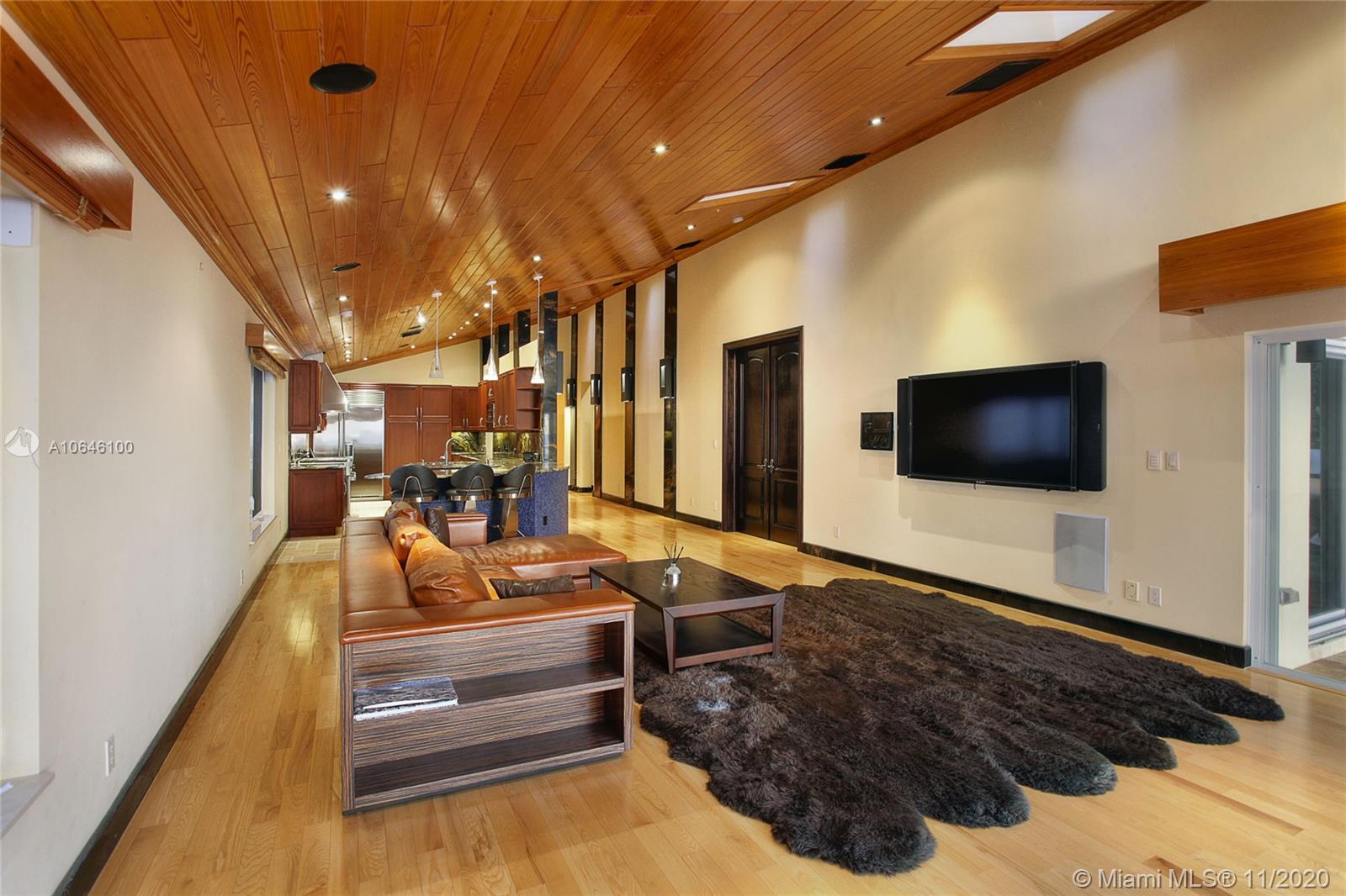 GOLDEN BEACH SEC C - Residential