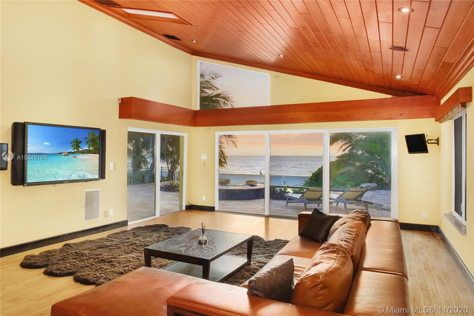 GOLDEN BEACH SEC C - Residential