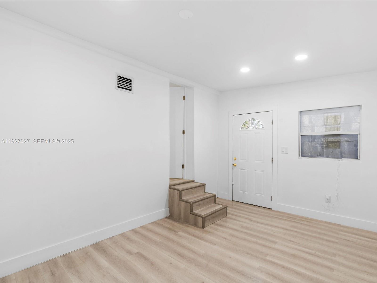 BULLARDS - Residential